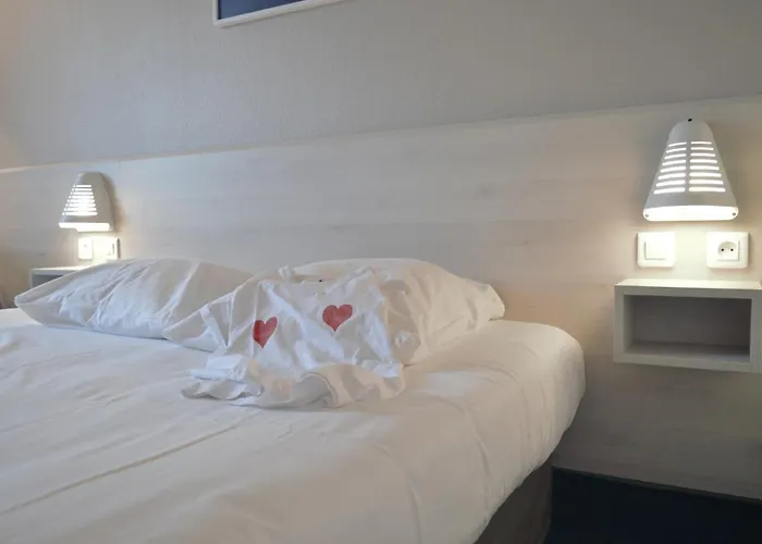 Ace - Porte Du Luxembourg מלון